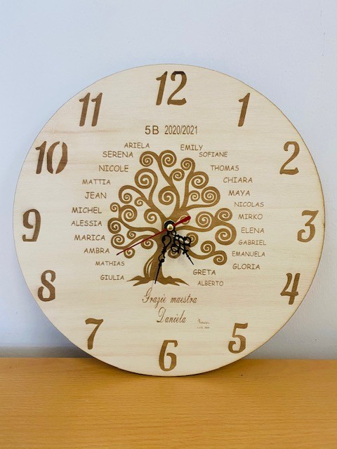 orologio in legno regalo maestre albero della vita personalizzato